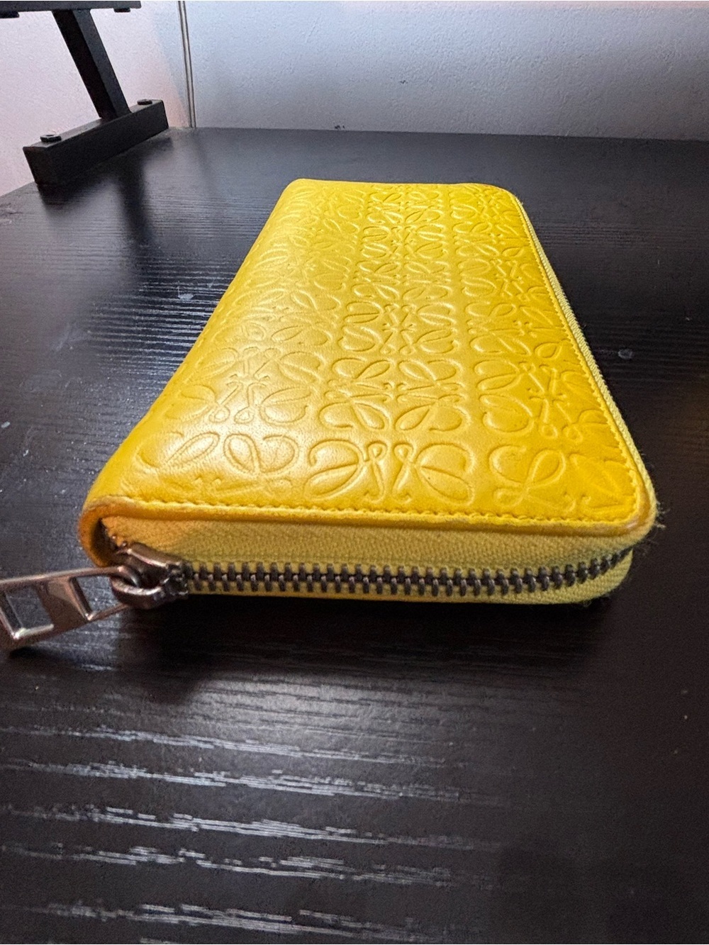 Authentic Loewe Repeat Anagram Zip Around Wallet Yellow Calfskin Excellent Cond - Picture 3 of 11